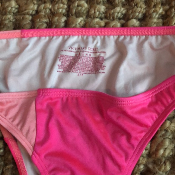 Bikini - Picture 2 of 4